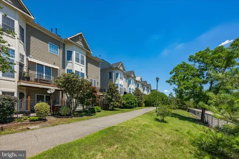 $1,200,000 | 5139 Brawner Place, Alexandria, VA 22304