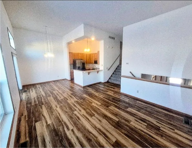 $2,450 | 6406 157th Street West, Apple Valley, MN 55124