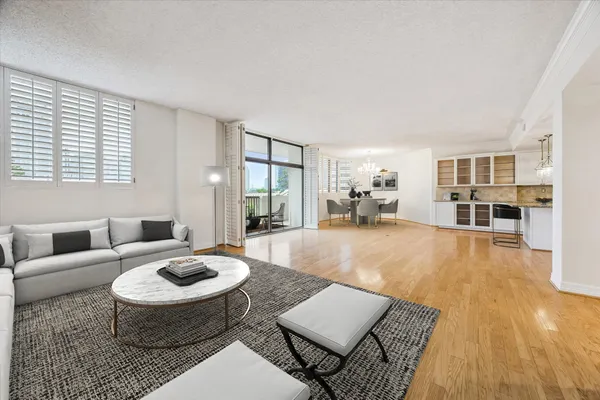 $5,500 | 21 Briar Hollow Lane, Unit 501, Houston, TX 77027