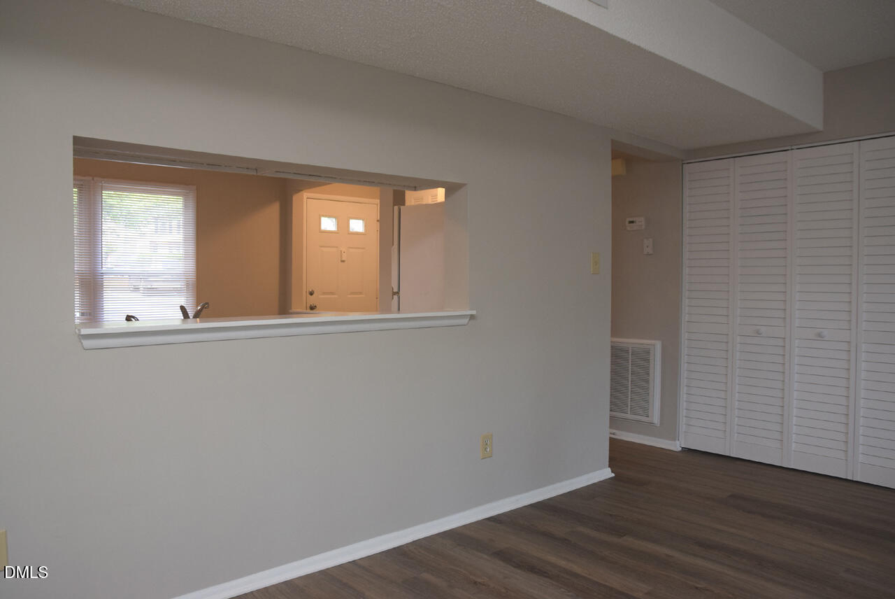 7712 Kingsberry Court Raleigh, NC 27615 - Photo 6 of 25 Living Room
