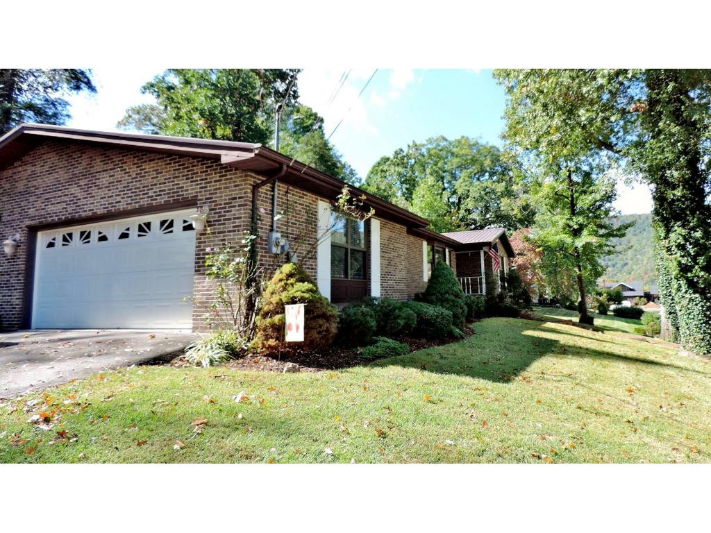 320 Broad Street Erwin, TN 37650 - Photo 3 of 20 Photo 3