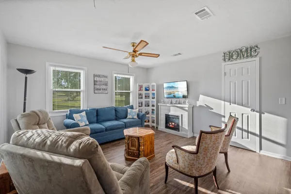 $249,900 | 219 Lakeshore North, Onalaska, TX 77360