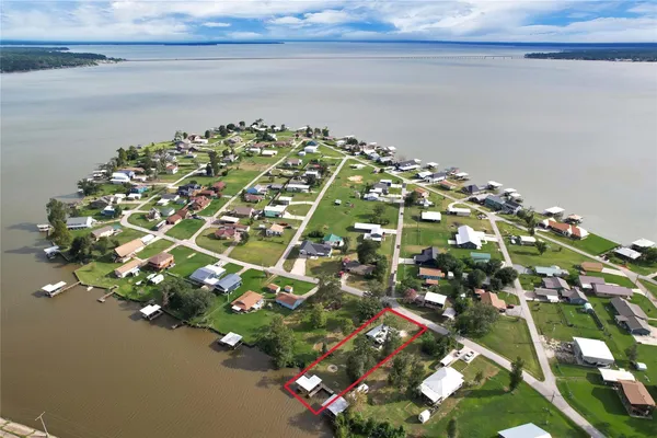 $249,900 | 219 Lakeshore North, Onalaska, TX 77360