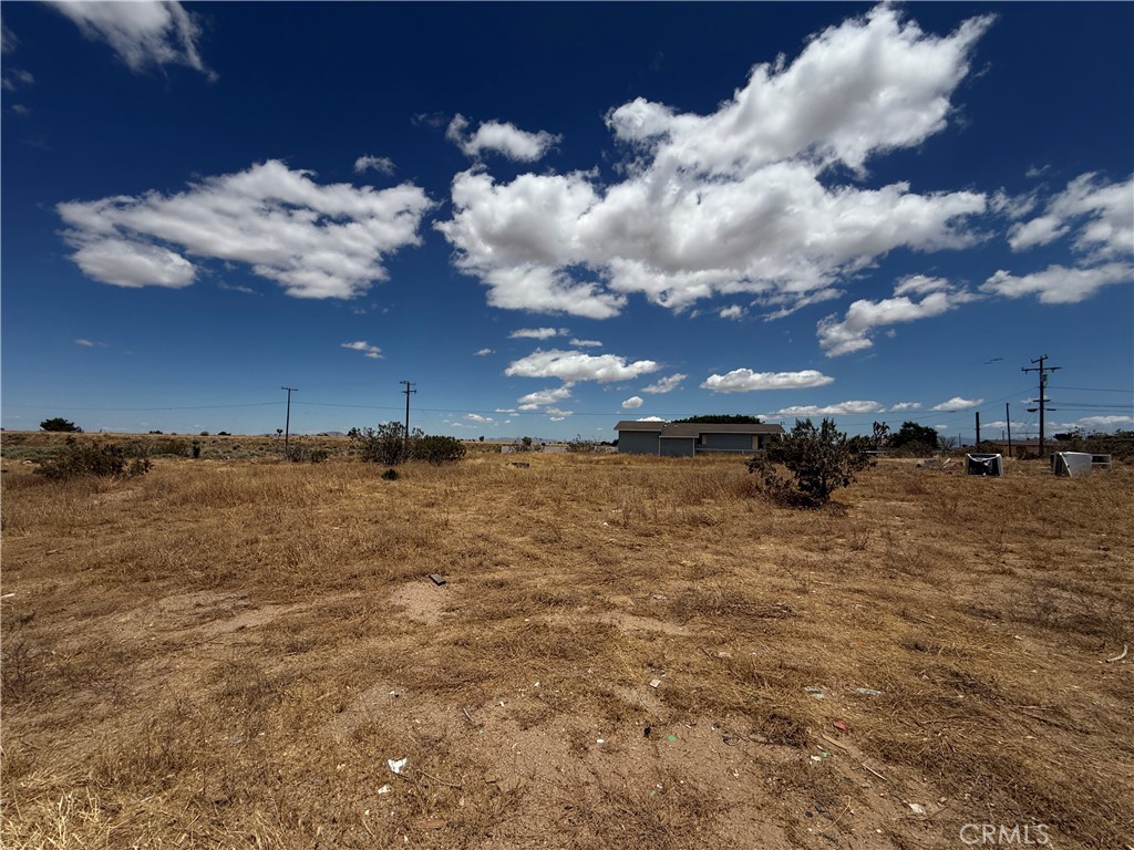 11744 Wagon Wheel Road Phelan, CA 92371 - Photo 17 of 26