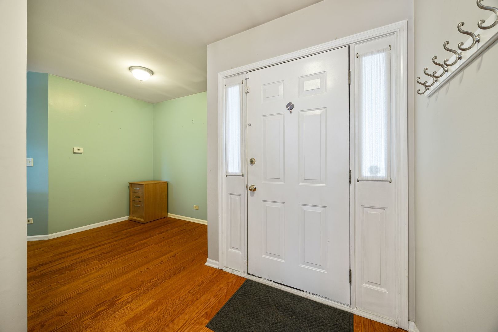 2067 Peach Tree Lane Algonquin, IL 60102 - Photo 3 of 18 a view of an empty room