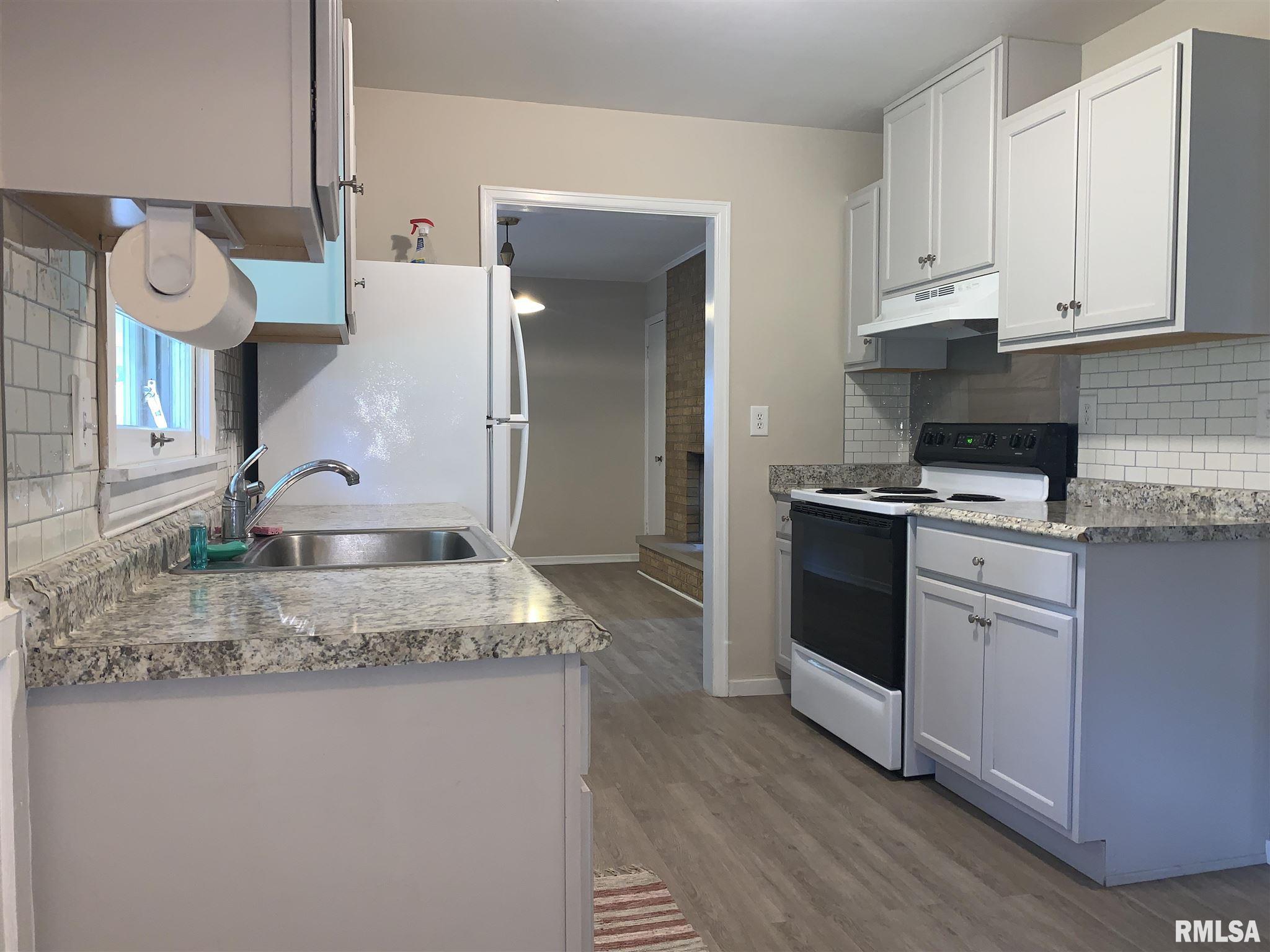 308 West Barrington Road Peoria, IL 61614 - Photo 6 of 19 Gallery Image 6