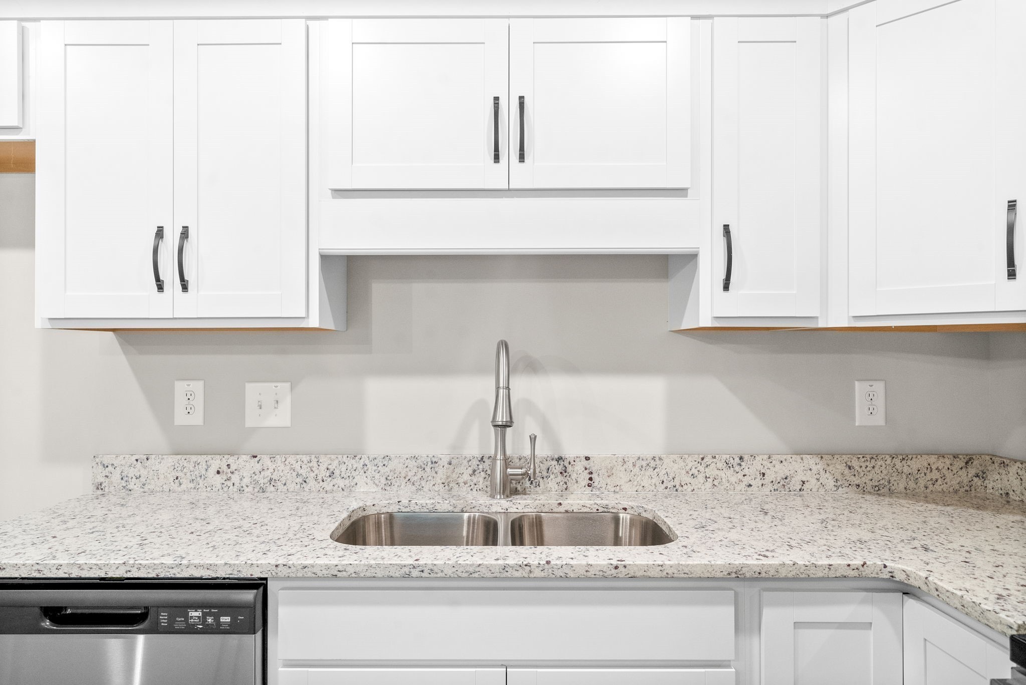 512 Edlin Street Clarksville, TN 37043 - Photo 11 of 20 a kitchen with granite countertop white cabinets and a white stainless steel appliances