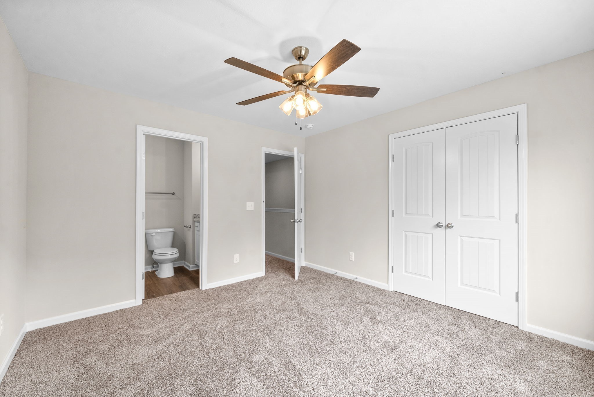 512 Edlin Street Clarksville, TN 37043 - Photo 19 of 20 a view of a livingroom with a ceiling fan