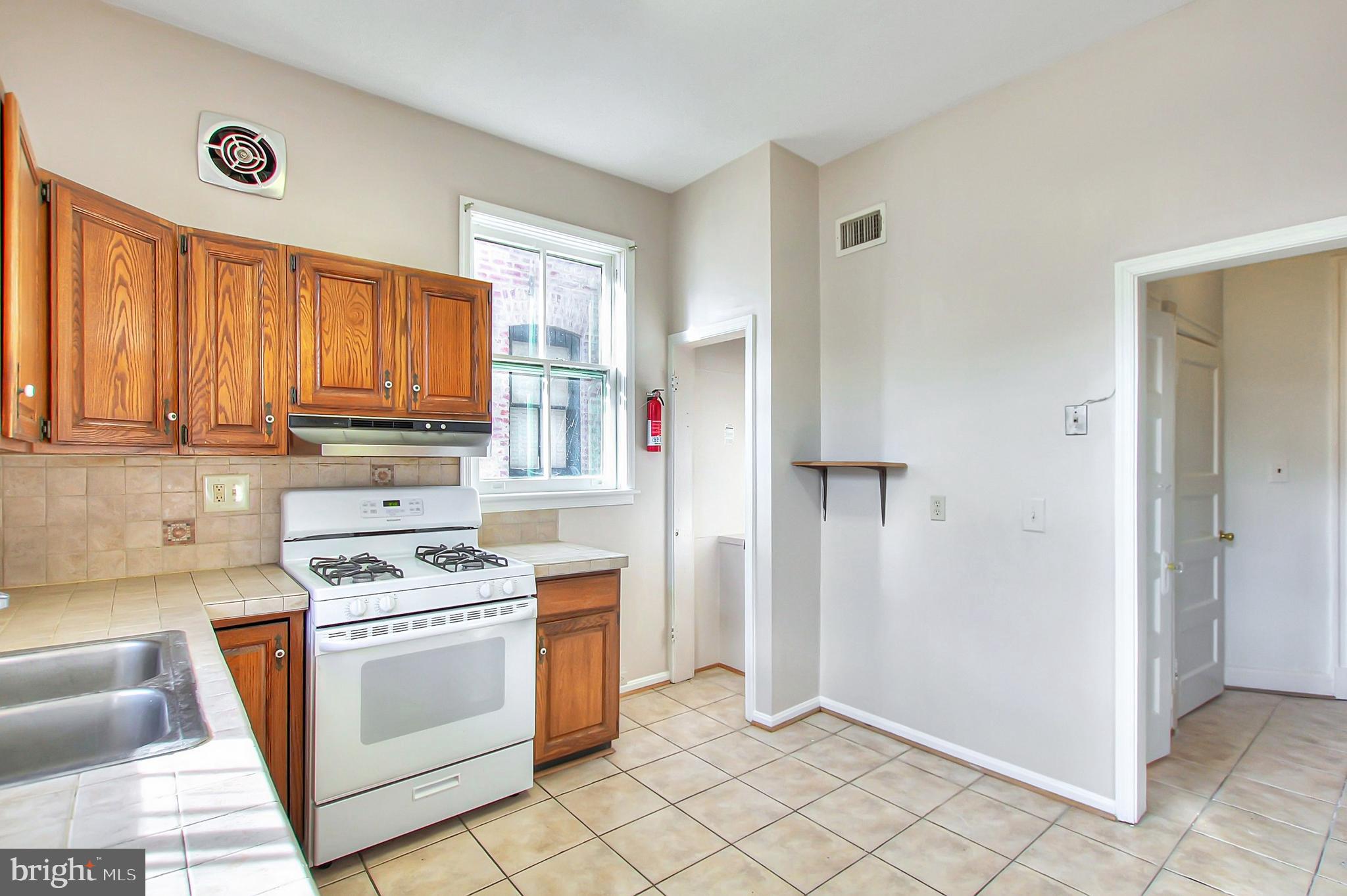 1756 Park Road Northwest Washington, DC 20010 - Photo 22 of 61