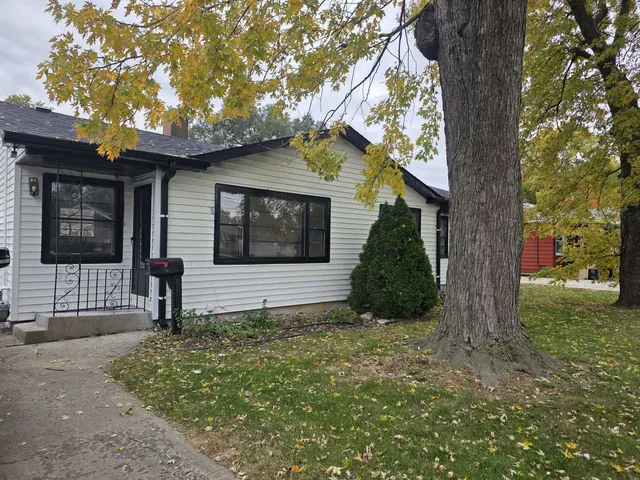 $2,500 | 4905 143rd Place, Midlothian, IL 60445