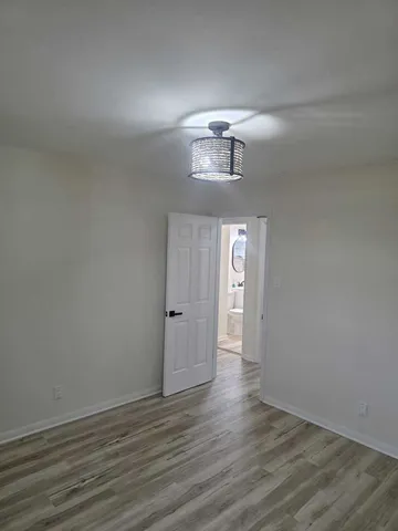 $2,500 | 4905 143rd Place, Midlothian, IL 60445