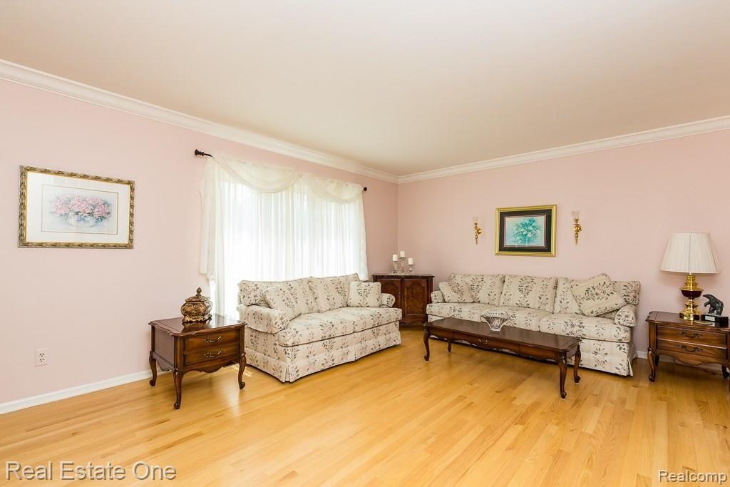 2420 Kimberly Fair Street Rochester Hills, MI 48309 - Photo 2 of 28
