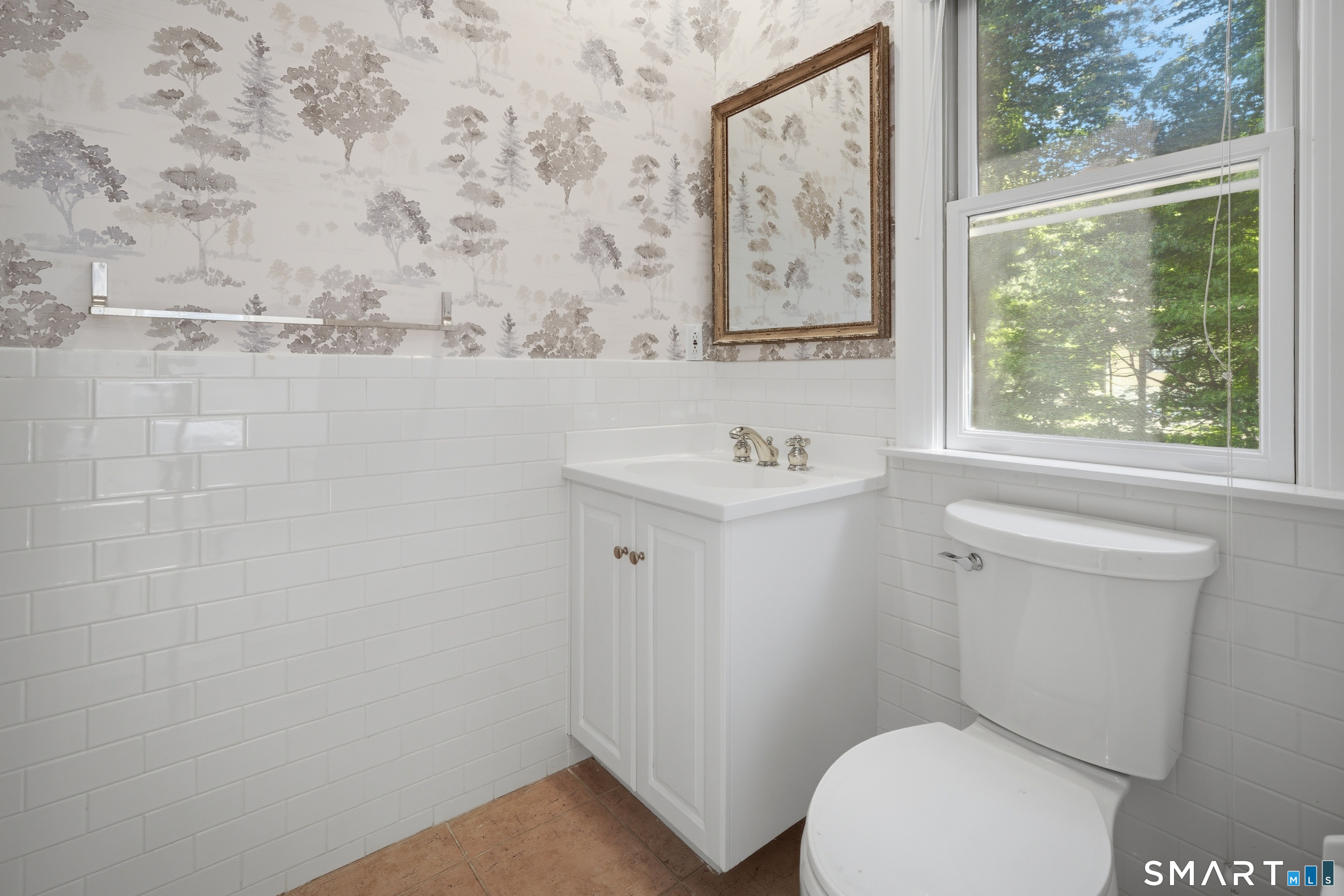 254 Sherwood Farm Road Fairfield, CT 06824 - Photo 16 of 36 En-Suite Bath
