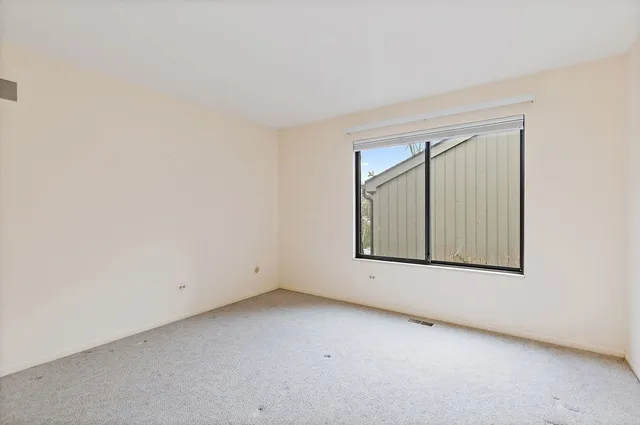 $445,000 | 25 Shoreline Road, Unit D, Lake Barrington, IL 60010