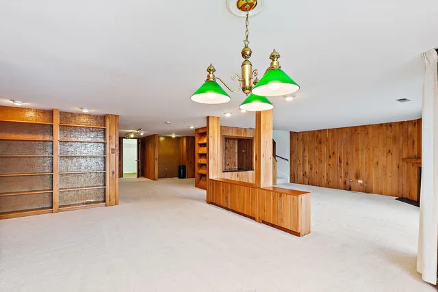 $445,000 | 25 Shoreline Road, Unit D, Lake Barrington, IL 60010