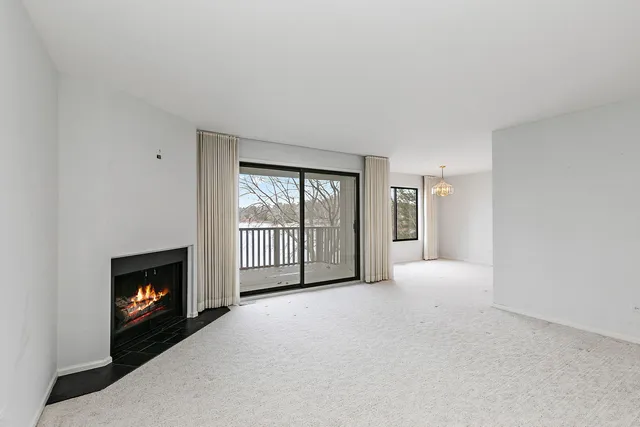 $445,000 | 25 Shoreline Road, Unit D, Lake Barrington, IL 60010