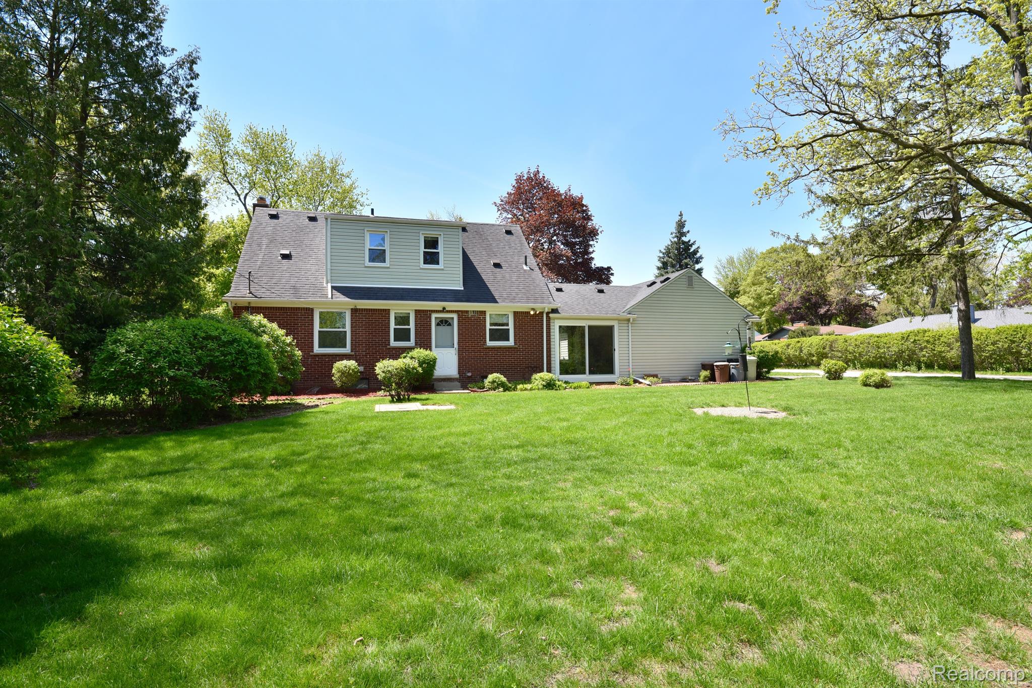 2123 Somerset Road Bloomfield Hills, MI 48302 - Photo 29 of 34 Gallery Image 29