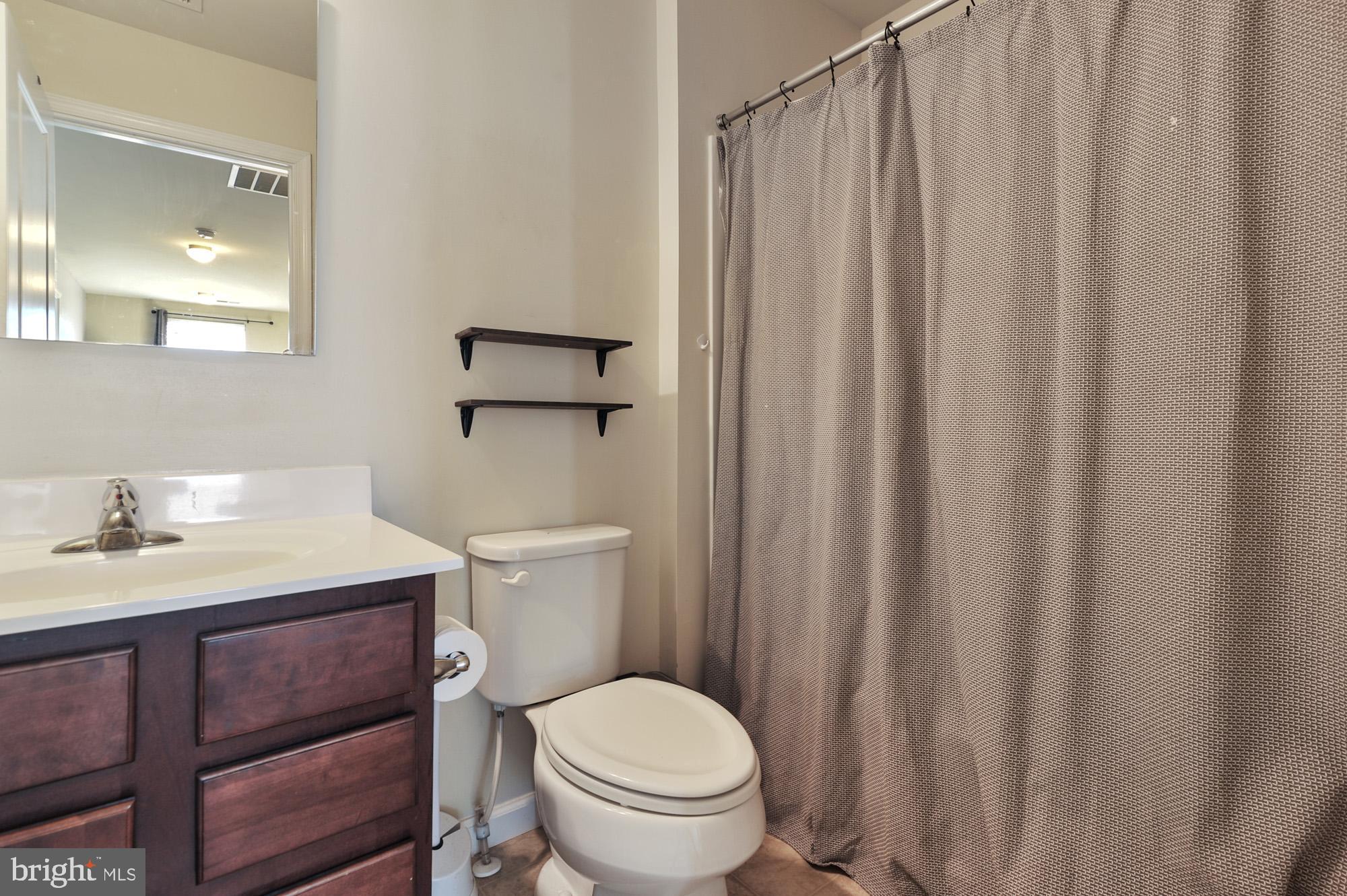 440 Nob Hill Road Dover, DE 19901 - Photo 25 of 29 Guest bath