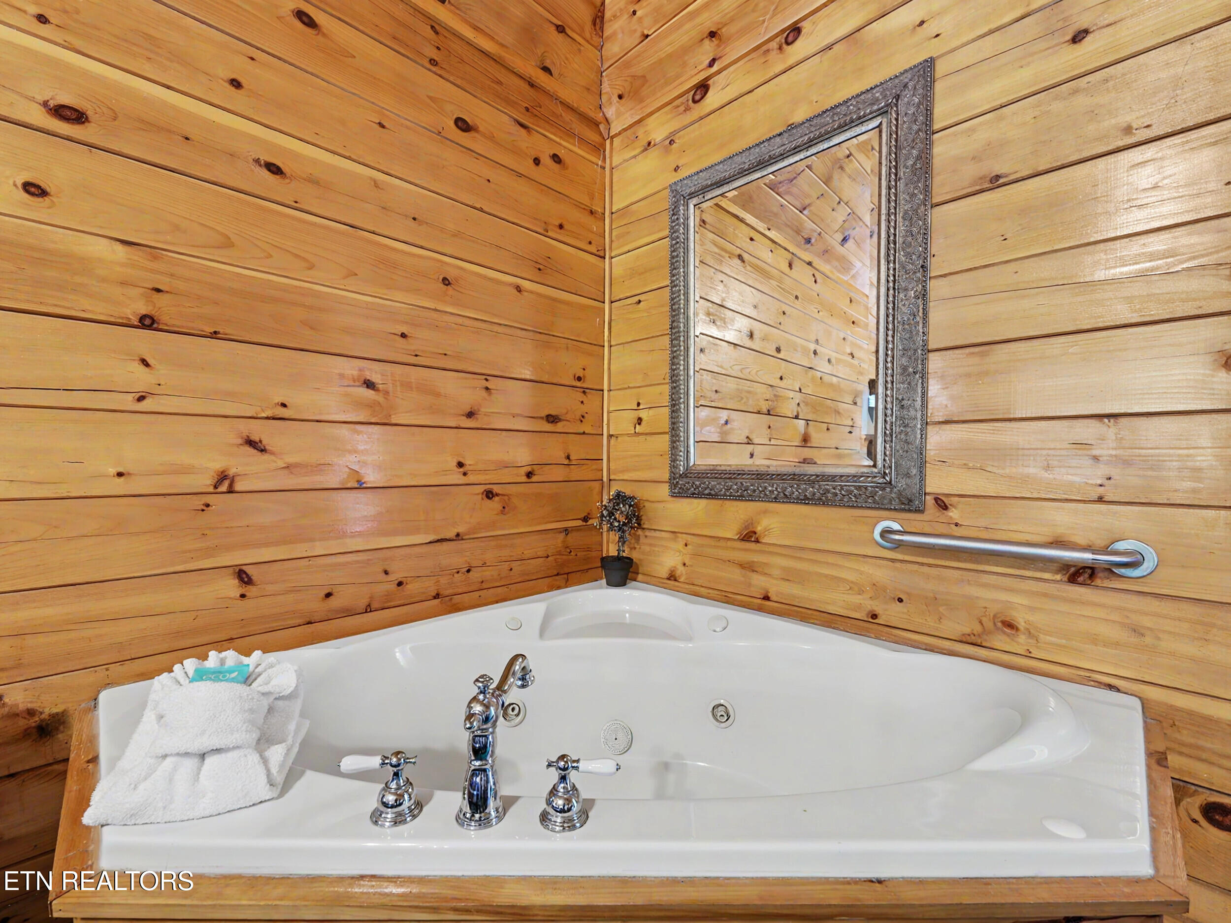 1629 Little Cabin Loop Pigeon Forge, TN 37862 - Photo 18 of 59 17_img_8603