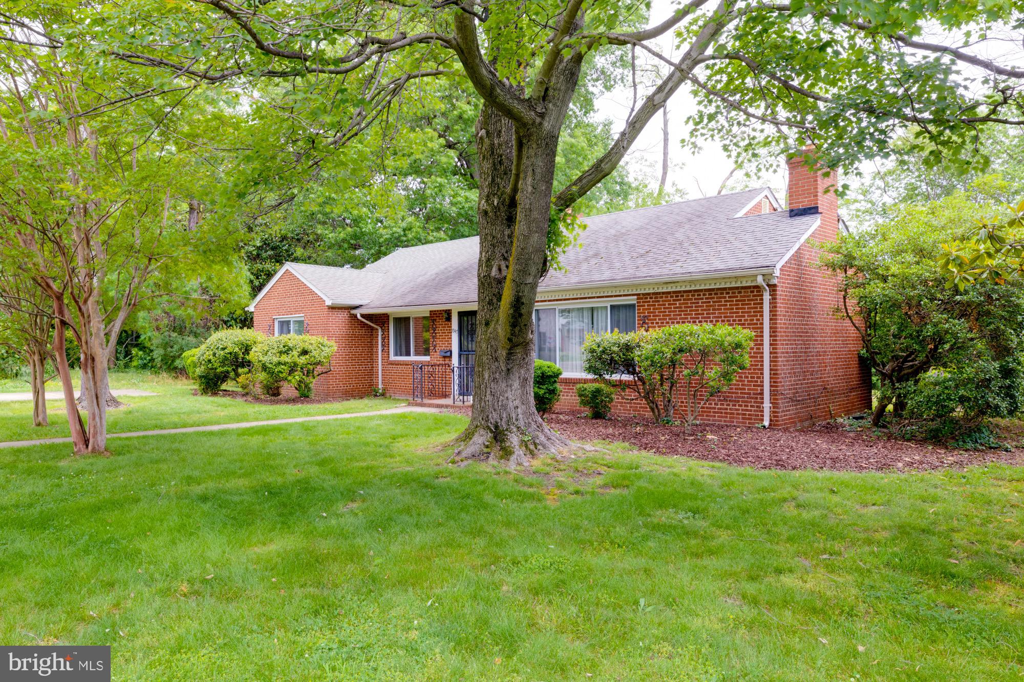 1947 South Arlington Ridge Road Arlington, VA 22202 - Photo 26 of 27