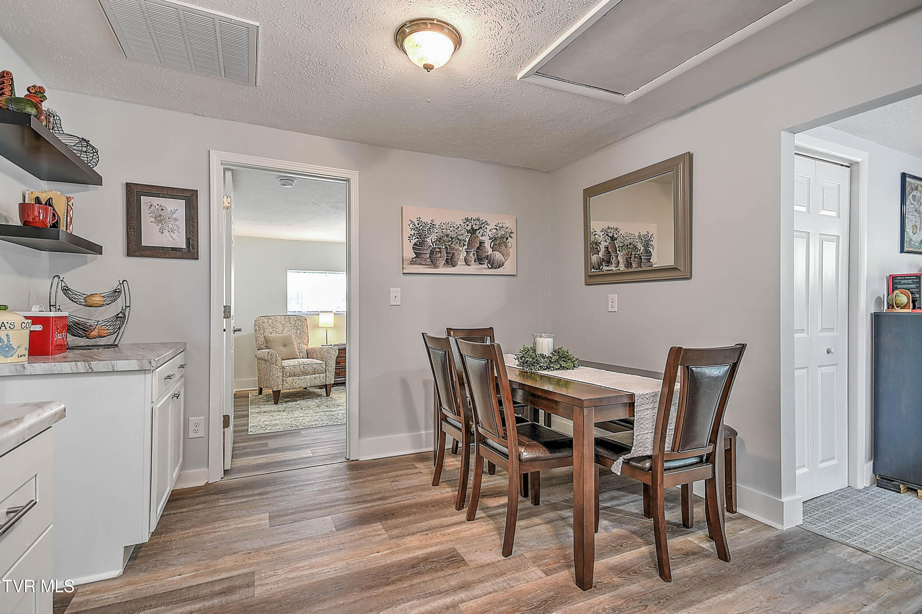 21516 Benhams Road Bristol, VA 24202 - Photo 17 of 39 21516 Benhams KB-19