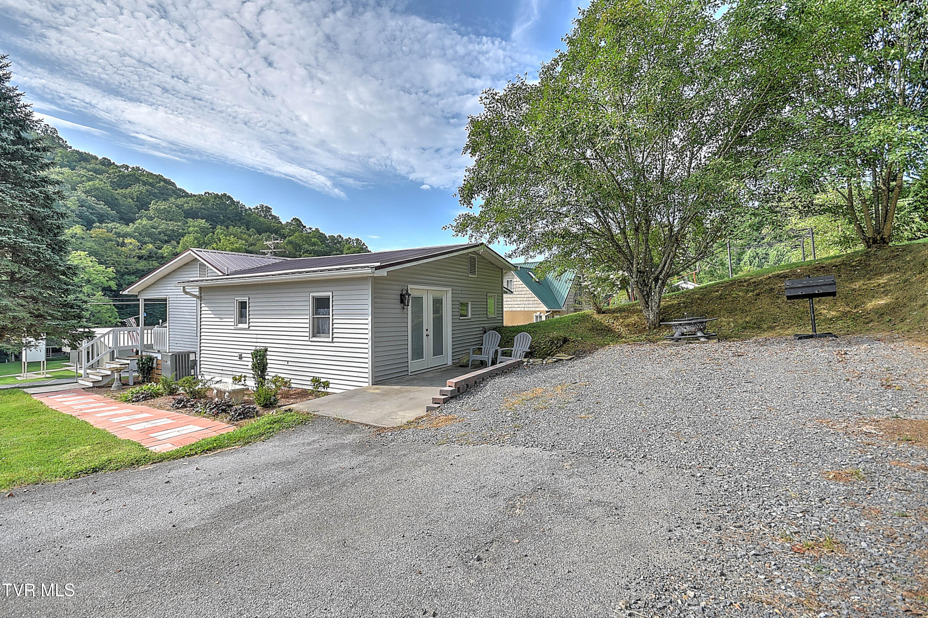 21516 Benhams Road Bristol, VA 24202 - Photo 28 of 39 21516 Benhams KB-42