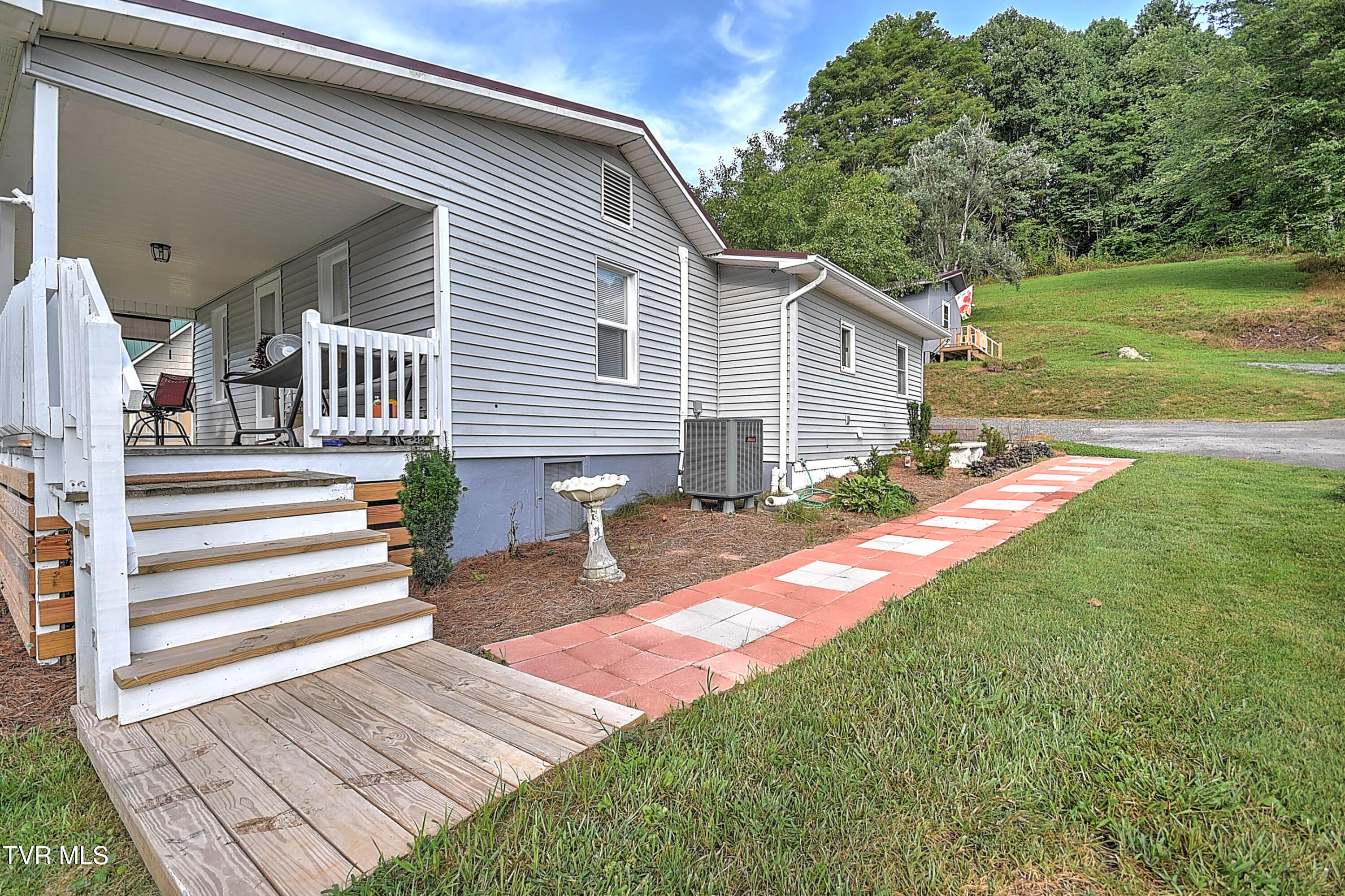 21516 Benhams Road Bristol, VA 24202 - Photo 4 of 39 21516 Benhams KB-7