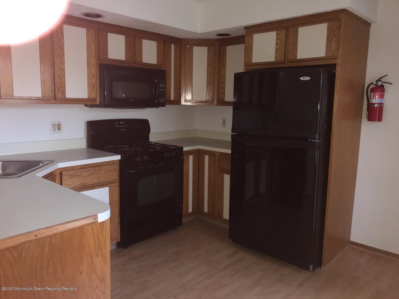 2230 Bridge Avenue, Unit 17 Point Pleasant, NJ 08742 - Photo 5 of 17 2230 Bridge Kitchen