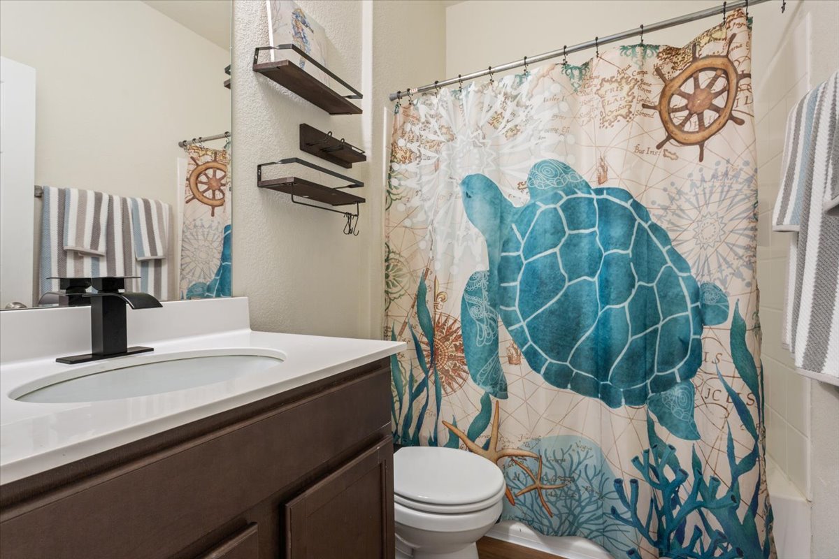 1500 Cliffbrake Way Georgetown, TX 78626 - Photo 26 of 35 Main floor full bath