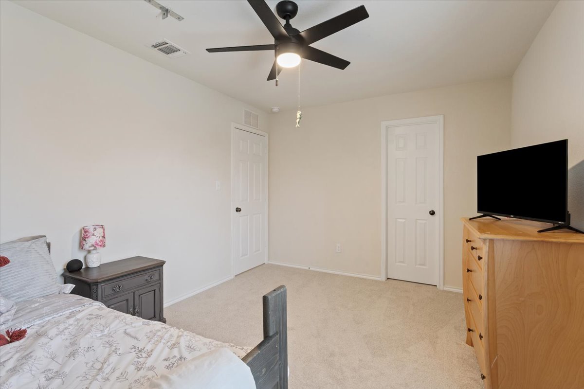 1500 Cliffbrake Way Georgetown, TX 78626 - Photo 28 of 35 Upstairs secondary bedroom