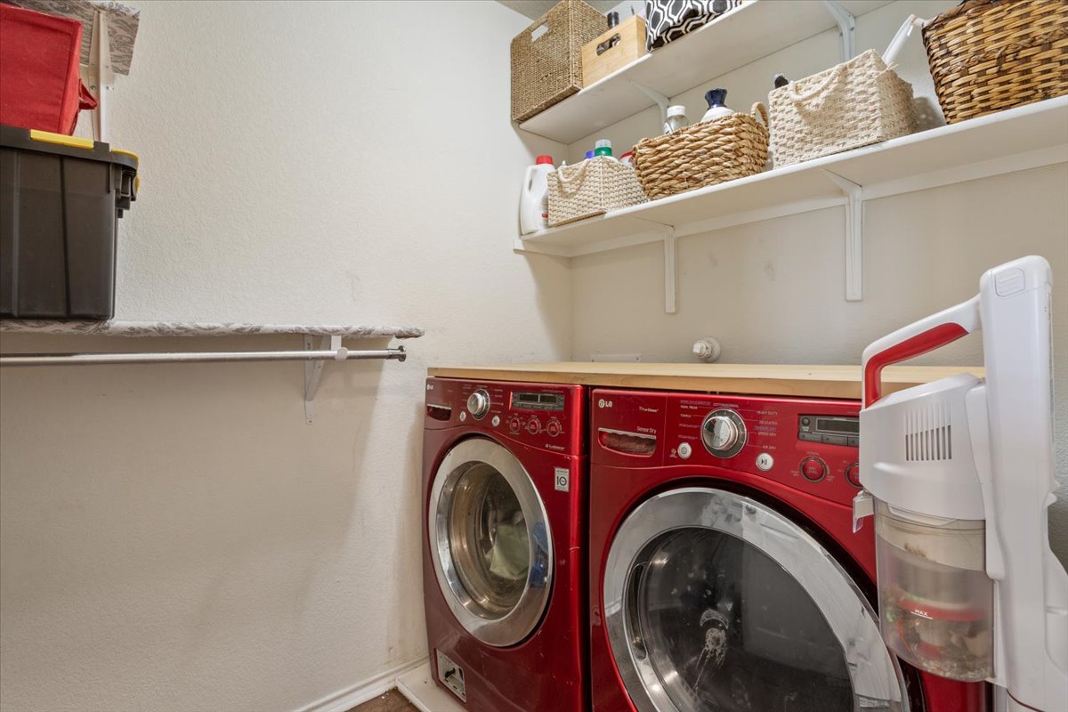 1500 Cliffbrake Way Georgetown, TX 78626 - Photo 30 of 35 Laundry room