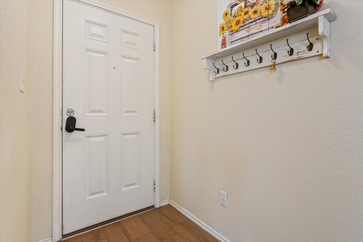 1500 Cliffbrake Way Georgetown, TX 78626 - Photo 4 of 35 Entry