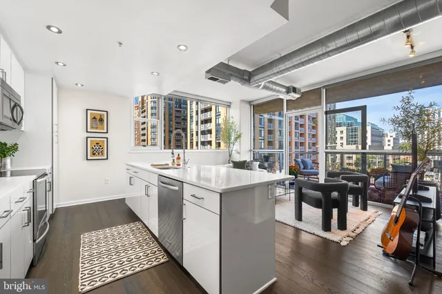 $700,000 | 3409 Wilson Boulevard, Unit 410, Arlington, VA 22201