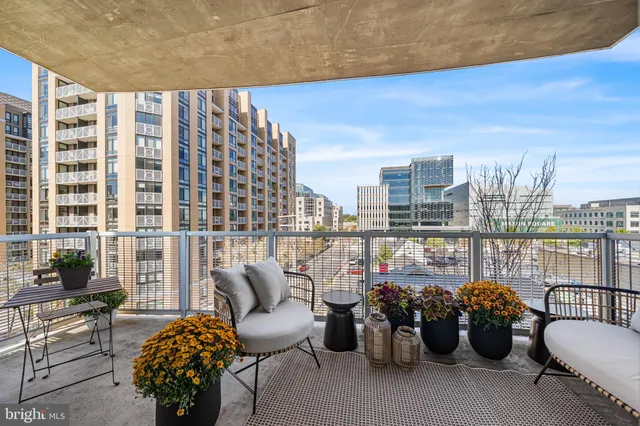 $700,000 | 3409 Wilson Boulevard, Unit 410, Arlington, VA 22201