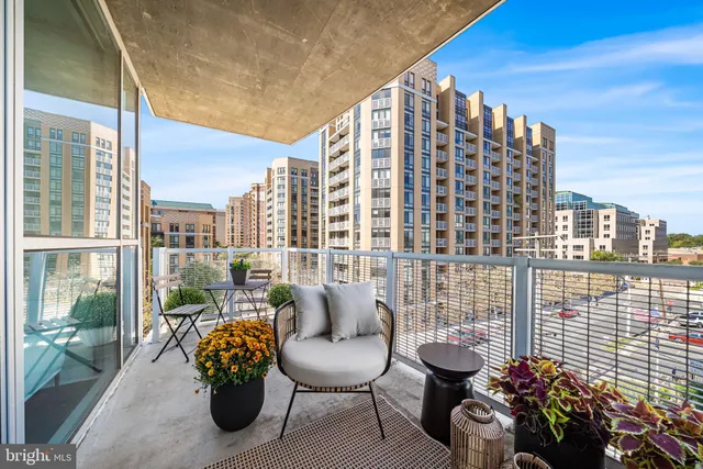 $700,000 | 3409 Wilson Boulevard, Unit 410, Arlington, VA 22201