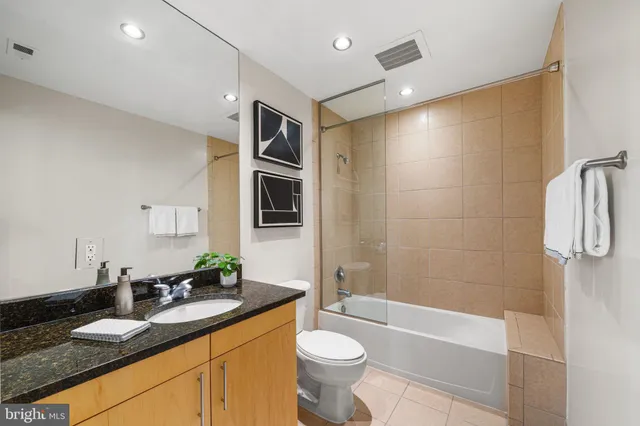 $700,000 | 3409 Wilson Boulevard, Unit 410, Arlington, VA 22201