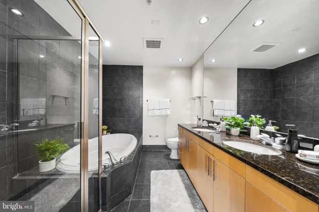 $700,000 | 3409 Wilson Boulevard, Unit 410, Arlington, VA 22201