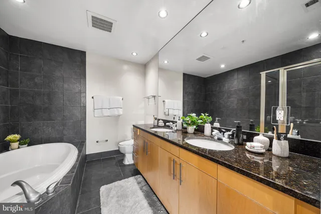 $700,000 | 3409 Wilson Boulevard, Unit 410, Arlington, VA 22201