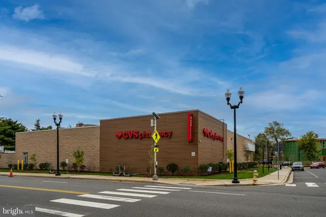 $700,000 | 3409 Wilson Boulevard, Unit 410, Arlington, VA 22201