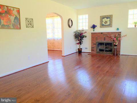 8128 Woodhaven Road Rosedale, MD 21237 - Photo 20 of 30 Living Room