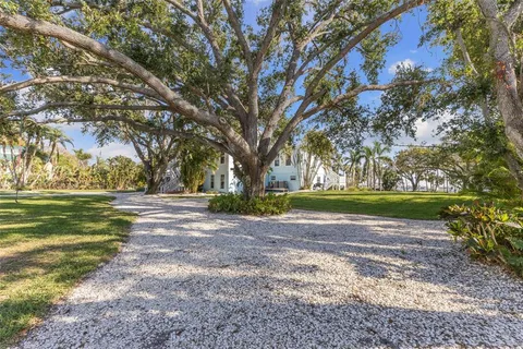 $4,750,000 | 450 Bayshore Drive, Terra Ceia, FL 34250