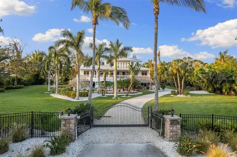 $4,750,000 | 450 Bayshore Drive, Terra Ceia, FL 34250