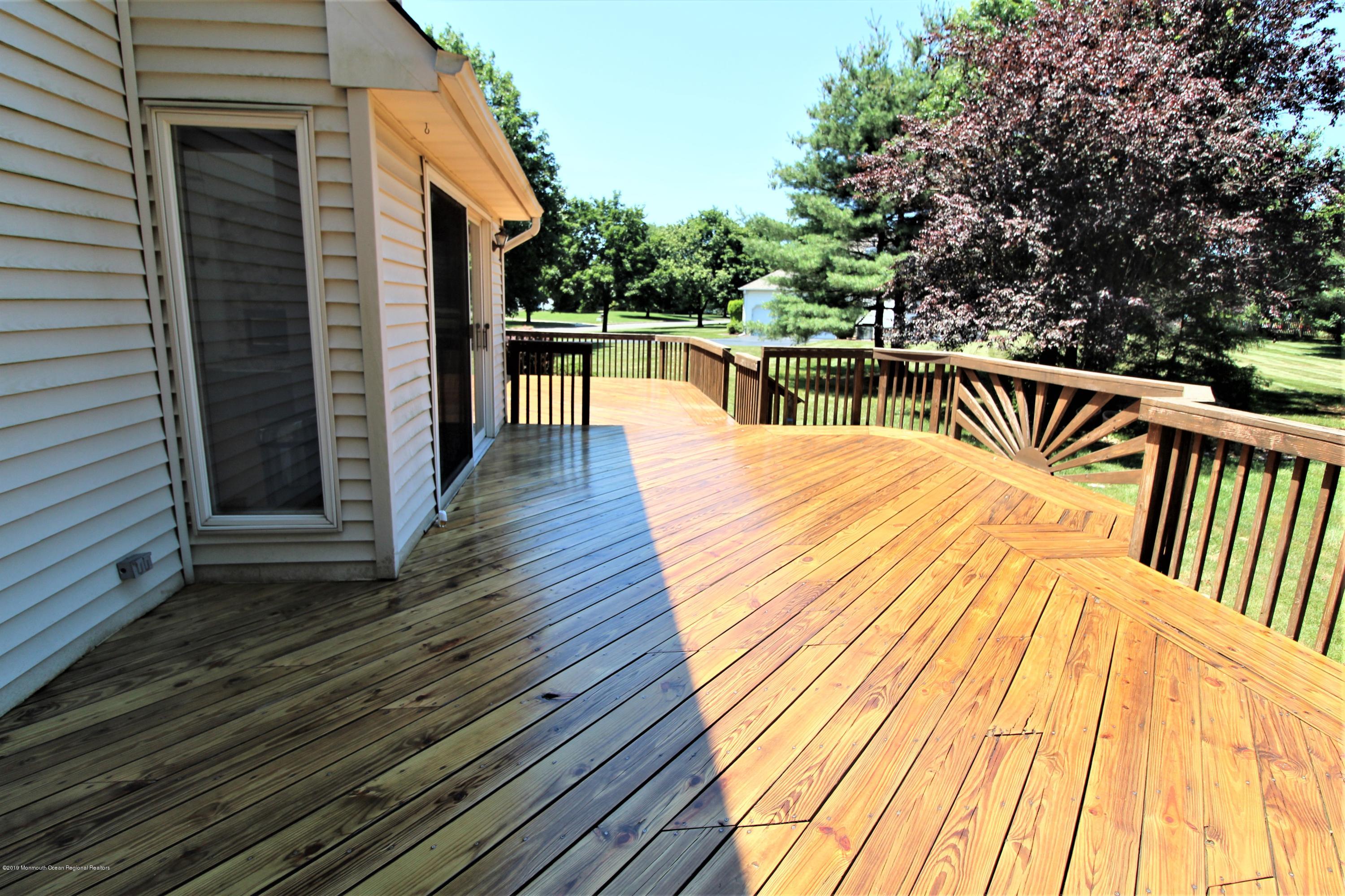 11 Falcon Ridge Circle Holmdel, NJ 07733 - Photo 4 of 31 IMG_5284 - deck 2