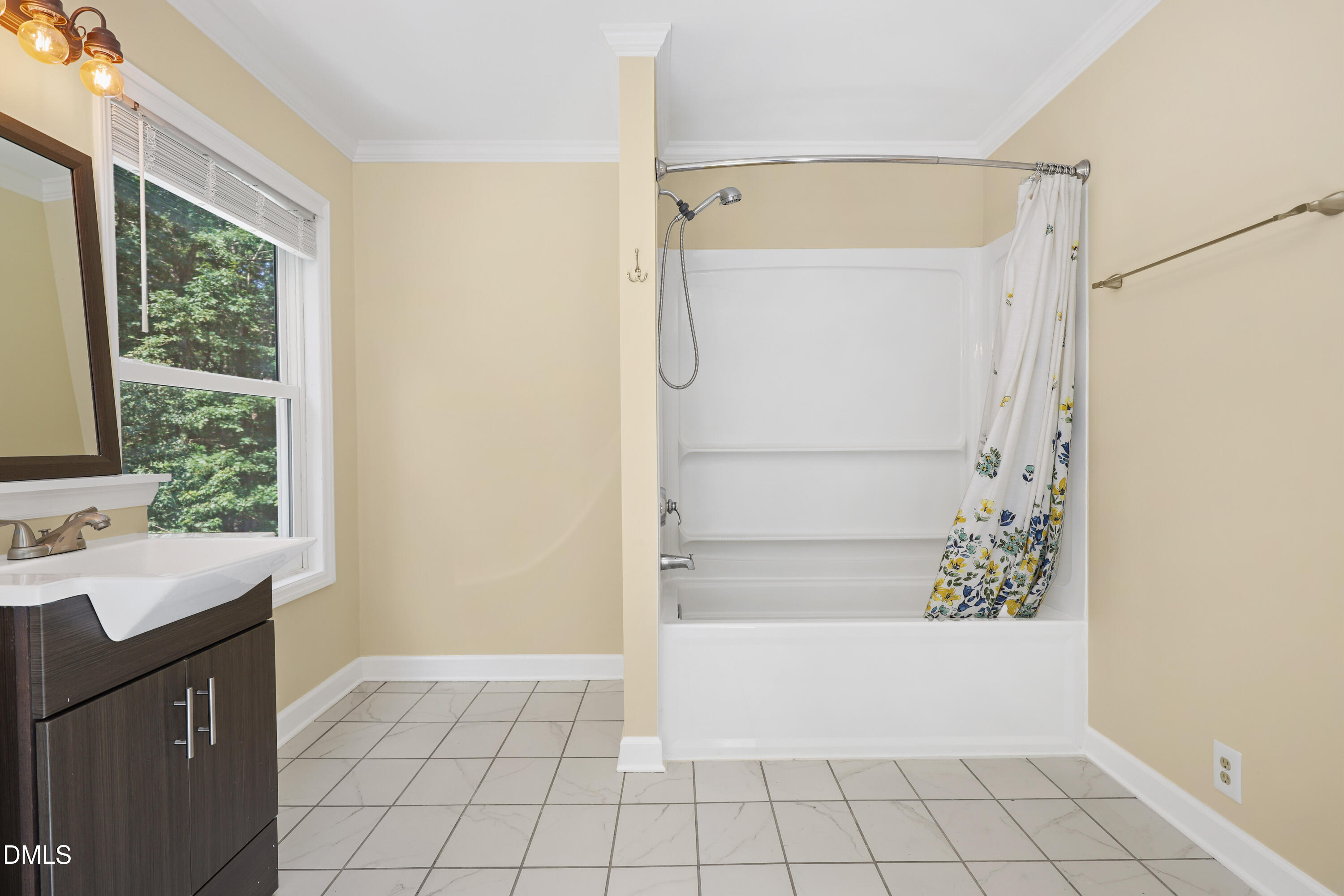 33 Holly Run Pittsboro, NC 27312 - Photo 25 of 46 a bathroom with a bathtub and a sink