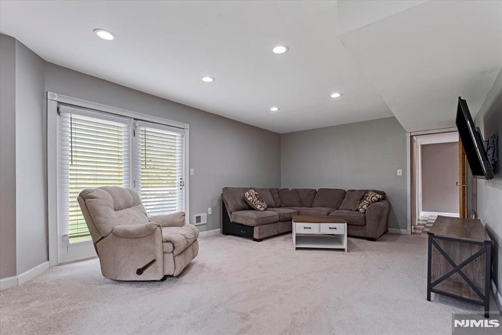 26 Meslar Road Morris Township, NJ 07950 - Photo 15 of 31