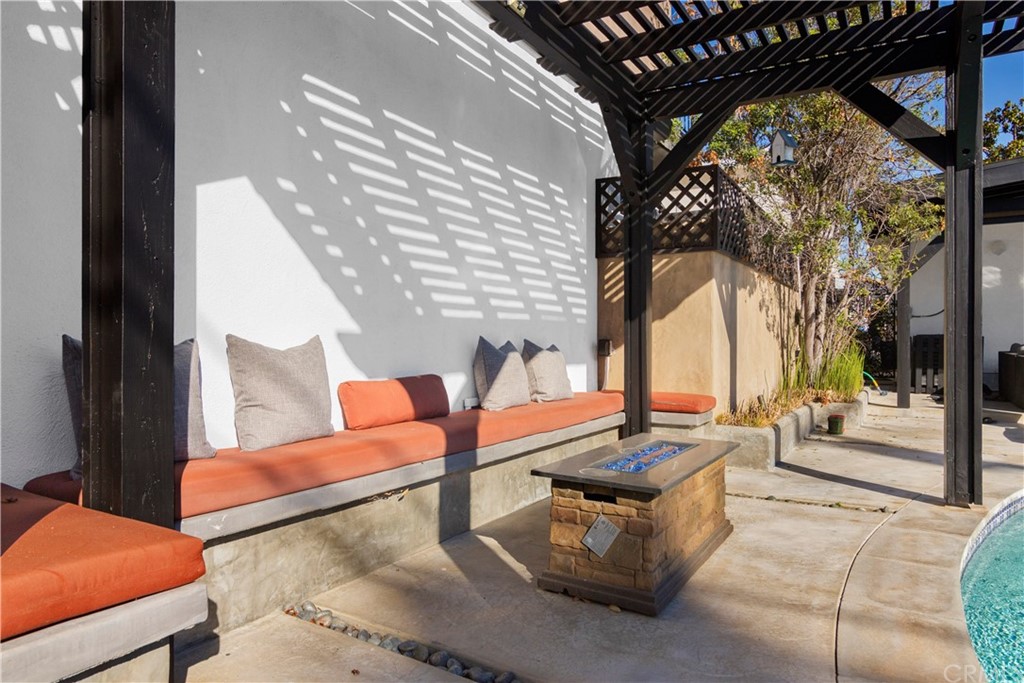 377 Flint Avenue Long Beach, CA 90814 - Photo 31 of 41 a outdoor space with patio couch and chairs
