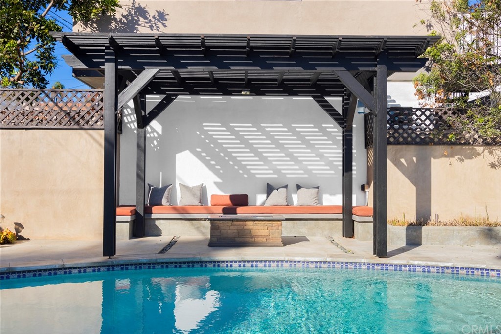 377 Flint Avenue Long Beach, CA 90814 - Photo 33 of 41 a view of house with backyard and seating space