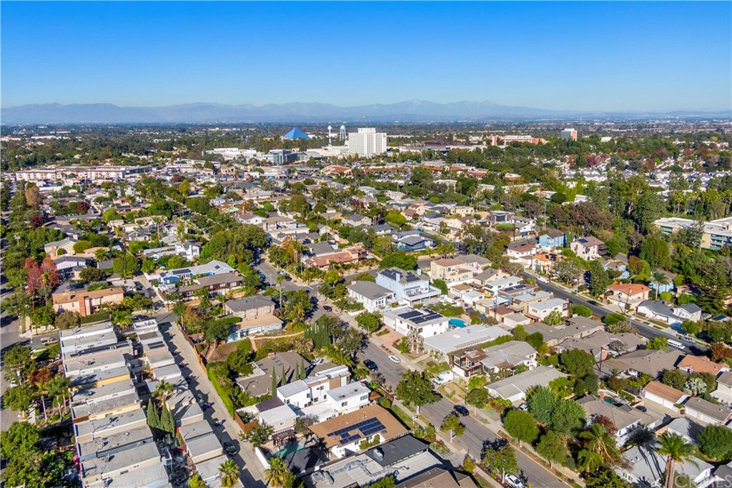 377 Flint Avenue Long Beach, CA 90814 - Photo 40 of 41 an aerial view of a city