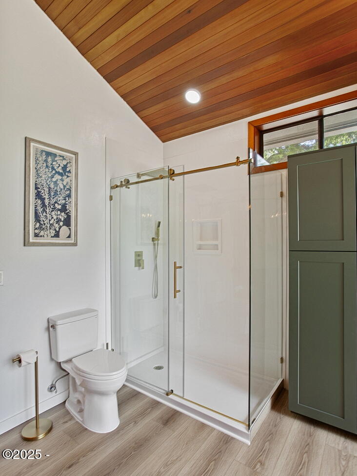 445 Summit View Lane Gleneden Beach, OR 97388 - Photo 25 of 67 Primary Bathroom