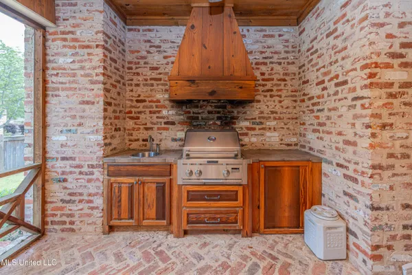 $675,000 | 104 Ivy Brook Drive, Madison, MS 39110